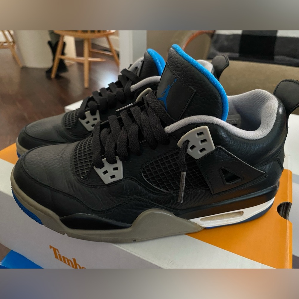 Retro Jordan 4s (Needs Insoles)